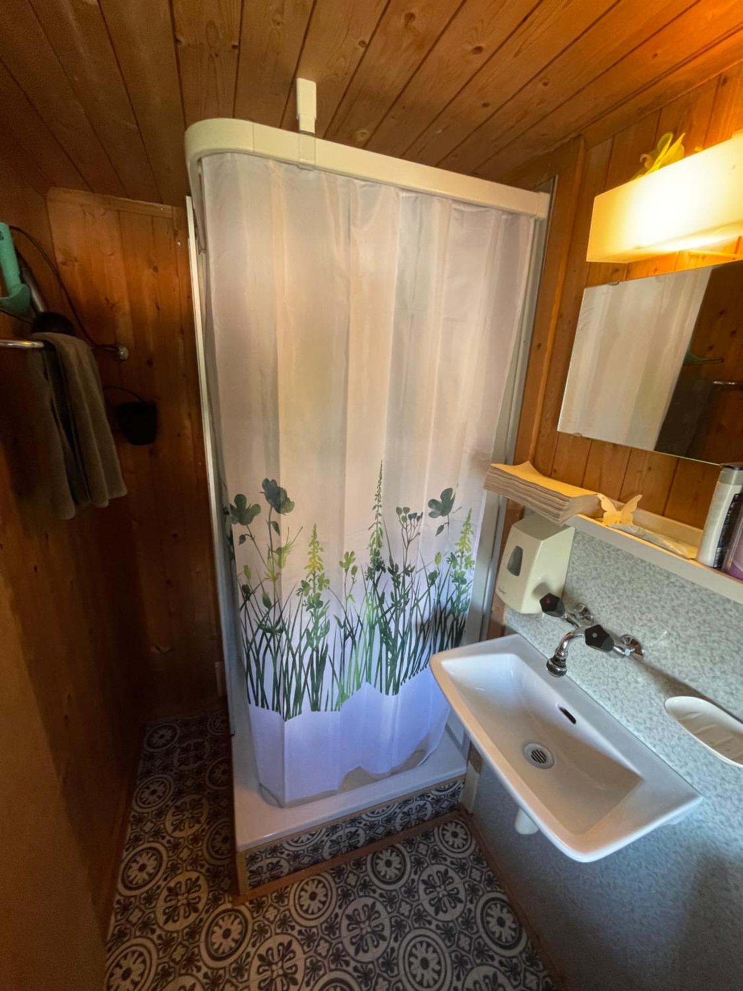 Gaestehaus Alpina In Fanas Ngoại thất bức ảnh