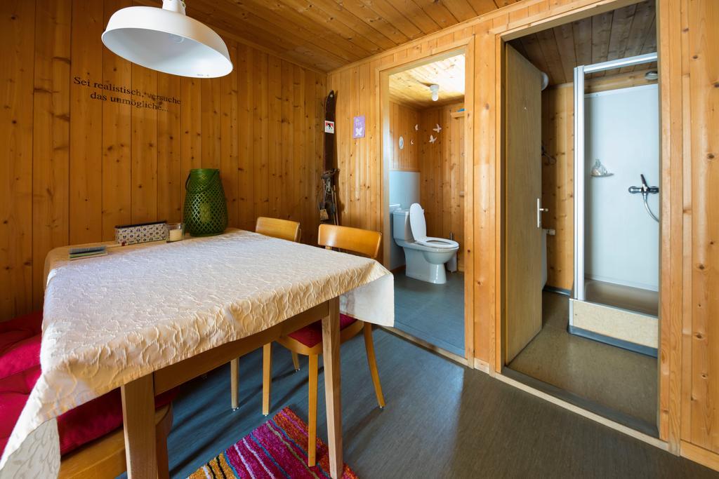 Gaestehaus Alpina In Fanas Ngoại thất bức ảnh